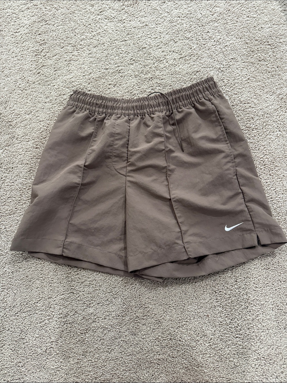 Nike Men’s Brown Athletic Shorts with Swoosh